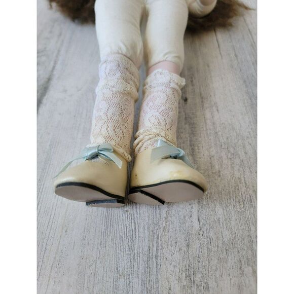 Marian Yu AS IS brunette porcelain doll girl collectible figure - Picture 7 of 9